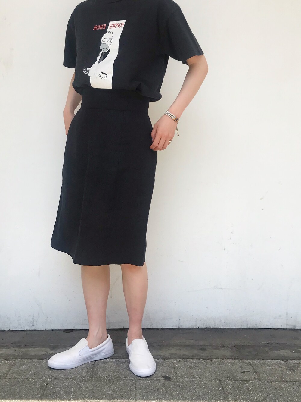 その他のTシャツ/カットソー、その他のスカートを着用したレディースの春コーディネートの1枚目の写真