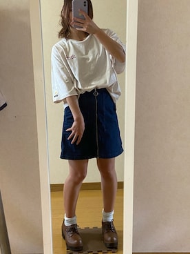 「GU（ジーユー）のアイテム（デニムスカート、ブルー系）」を使った、さゆきさん（レディース・152cm）の秋コーディネート