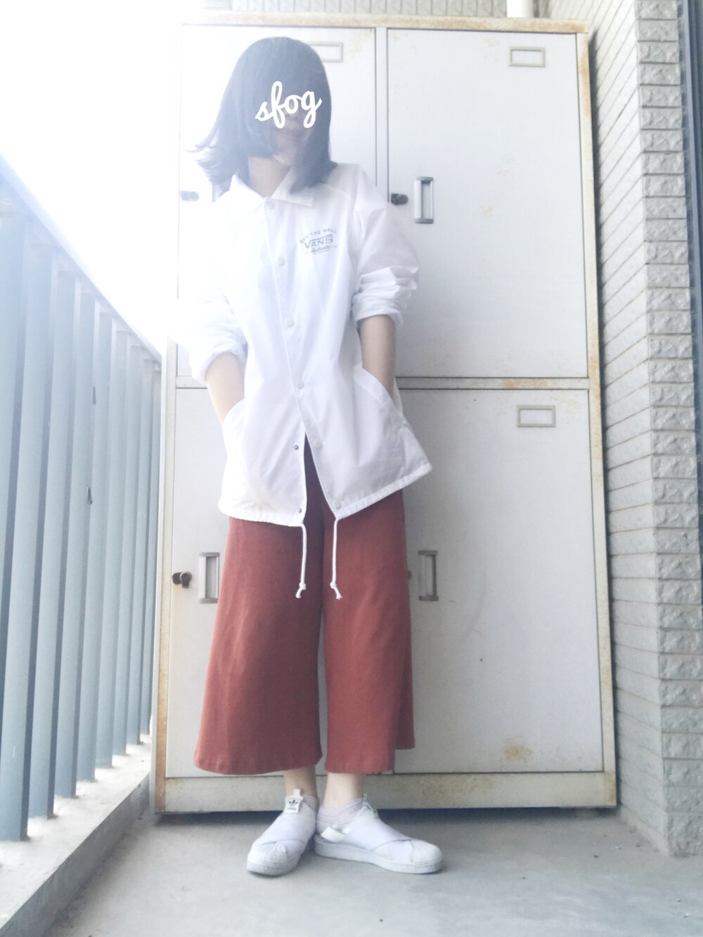 「skateboard、spring」｜「VANSのアイテム（スタジャン、ホワイト系）」を使った、Sfogliatellaさん（レディース・160cm）の春コーディネートの1枚目の写真