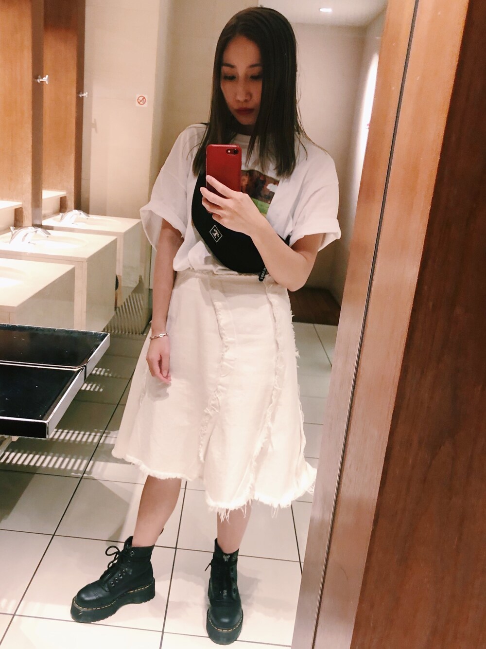COMME des GARCONSのデニムスカートを使った人気ファッション