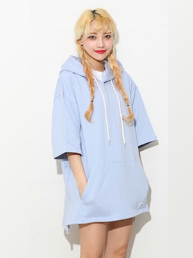 パーカーを使った スカイブルー のレディース人気ファッションコーディネート Wear