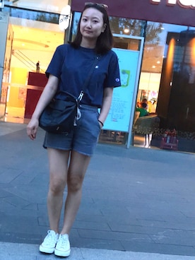 「Champion（チャンピオン）のアイテム（Tシャツ/カットソー、その他）」を使った、西贝sysy宁さん（レディース・169cm）の夏コーディネート