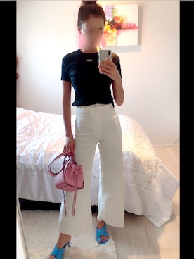 「off white（オフホワイト）のアイテム（Tシャツ/カットソー、ブラック系）」を使った、xxx11さん（レディース・167cm）の春コーディネート