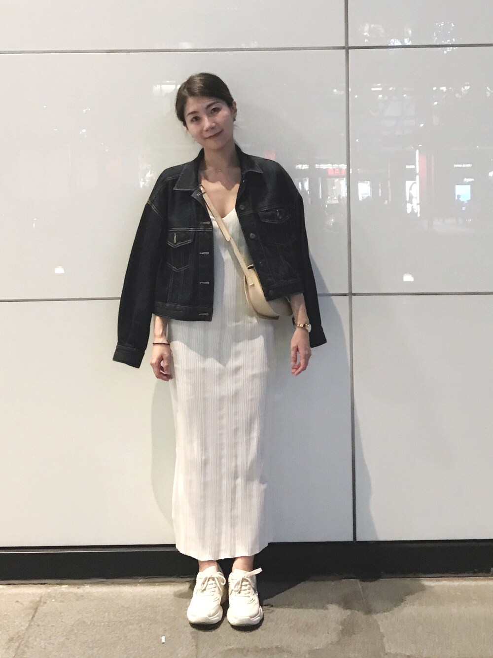 「休閒、洋裝、基礎款」｜「GUのアイテム（デニムジャケット、ブラック系）」を使った、Krysten🐱さん（レディース・163cm）の夏コーディネートの1枚目の写真