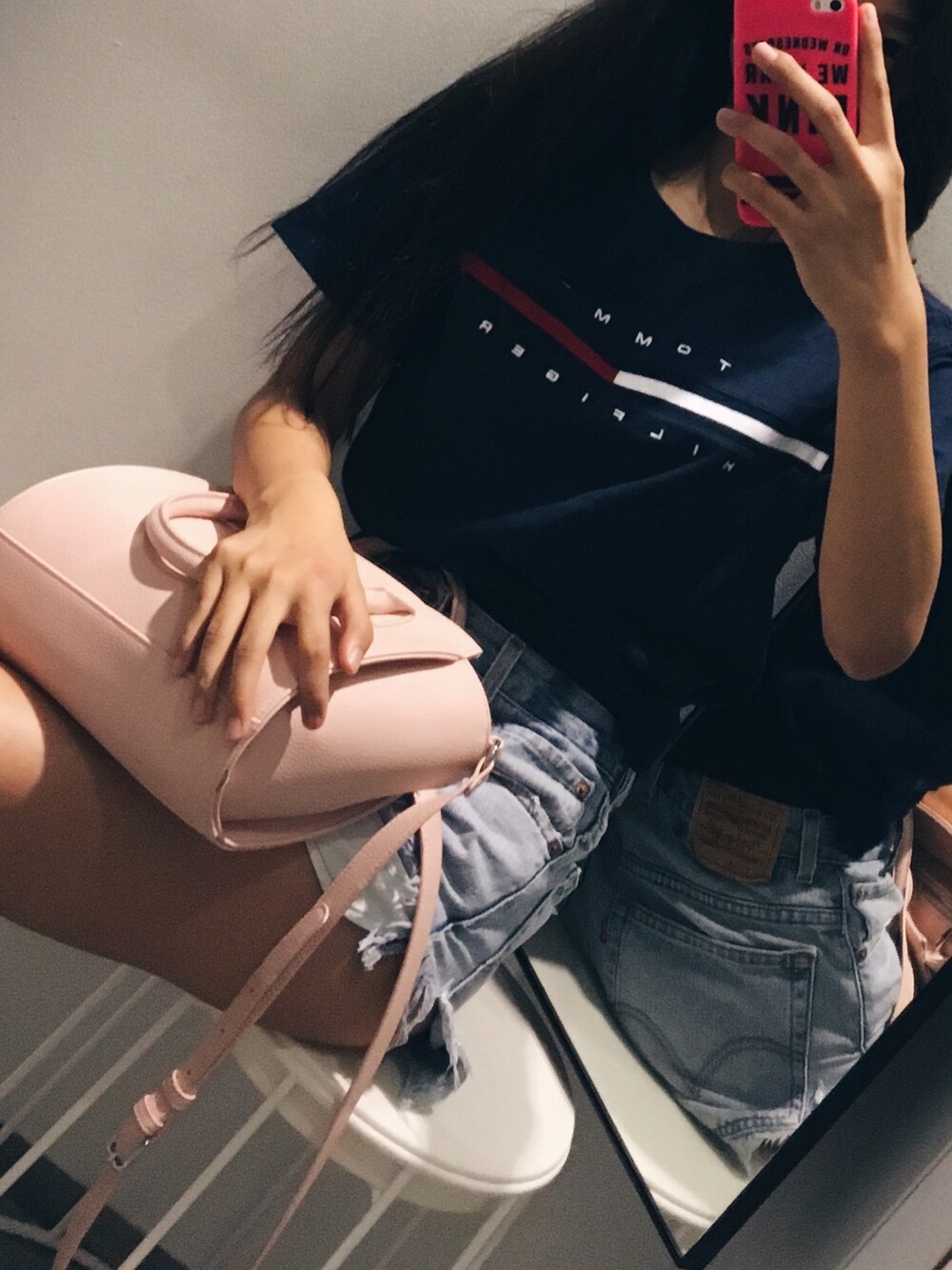 「夏、オトナカジュアル、古着、TOMMY HILFIGER、Levi's、ショートパンツ」｜「TOMMY HILFIGERのJS TINO SS TEE（Tシャツ/カットソー、ブルー系）」を使った、nagisaさん（レディース・168cm）の夏コーディネートの1枚目の写真