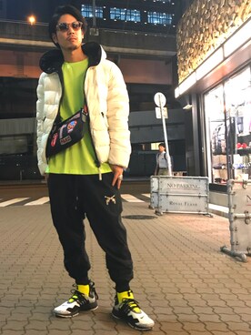 「roar（ロアー）のアイテム（パンツ）」を使った、給前友貴さん（メンズ・172cm）の秋コーディネート