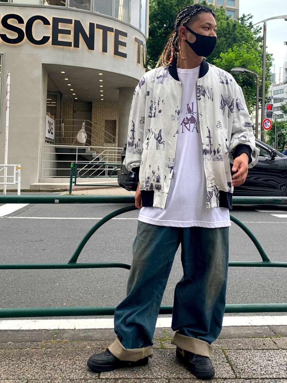 「ROYAL FLASH、大人カジュアル、カジュアルコーデ、ワイドパンツ」｜「Azuma.のAzuma./アズマ/SATANISM CEREMONY JACKET（ブルゾン、ホワイト系）」を使った、給前友貴さん（メンズ・172cm）の夏コーディネートの1枚目の写真