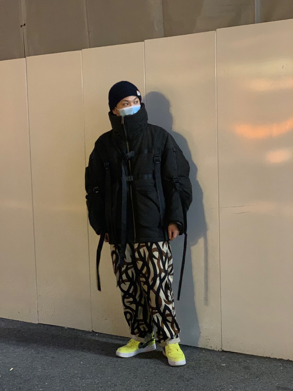 「ROYAL FLASH、秋冬コーデ、ラフ」｜「A.A.Spectrumのアイテム（ダウンジャケット/コート、ブラック系）」を使った、給前友貴さん（メンズ・170cm）の秋コーディネートの1枚目の写真