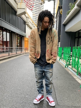 「ISAMU KATAYAMA BACKLASH（イサムカタヤマバックラッシュ）のアイテム（デニムパンツ）」を使った、給前友貴さん（メンズ・170cm）の冬コーディネート