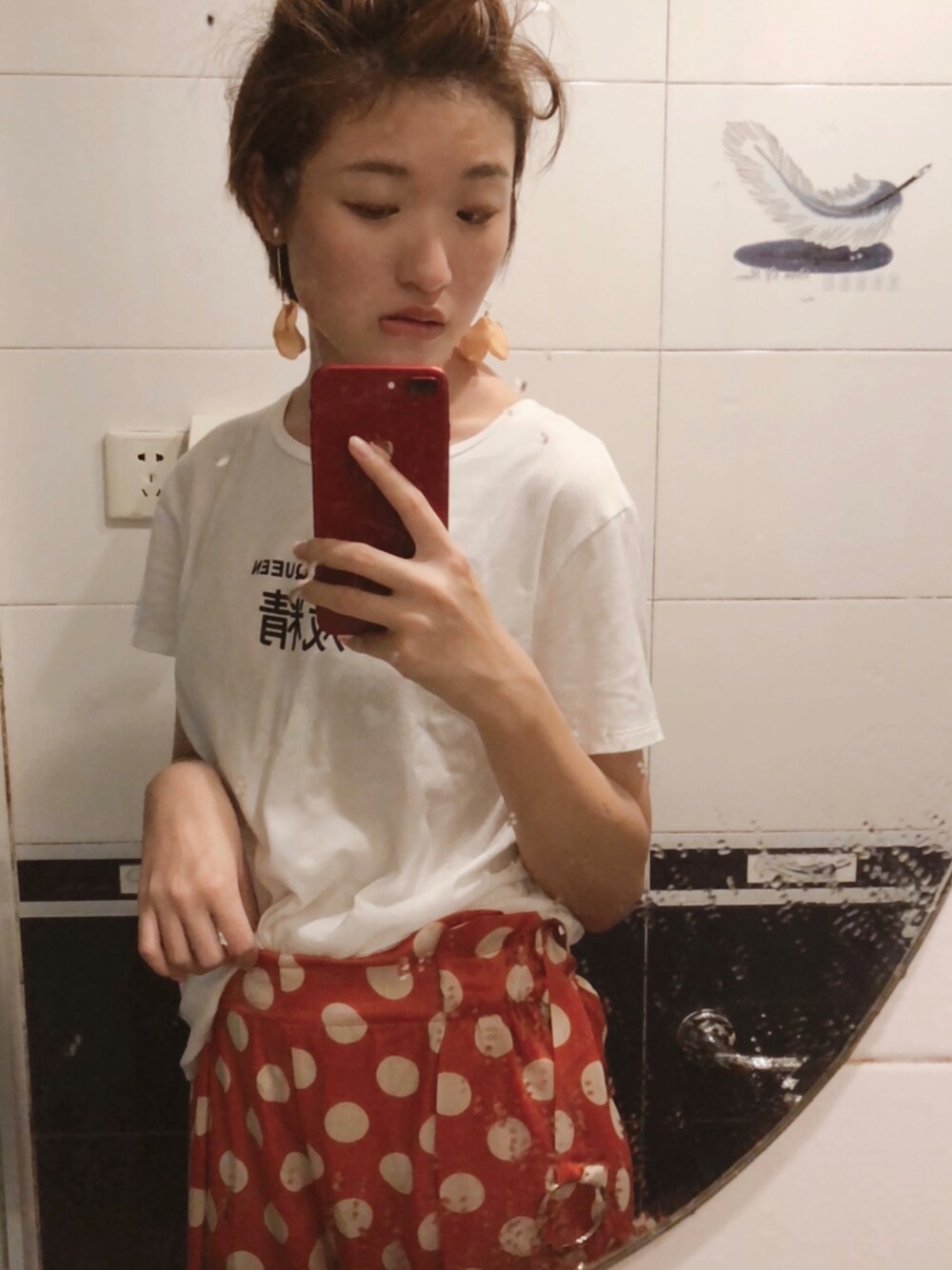 「PolkaDot」｜「stradivariusのアイテム（Tシャツ/カットソー、ホワイト系）」を使った、Janeさん（レディース・172cm）の夏コーディネートの1枚目の写真