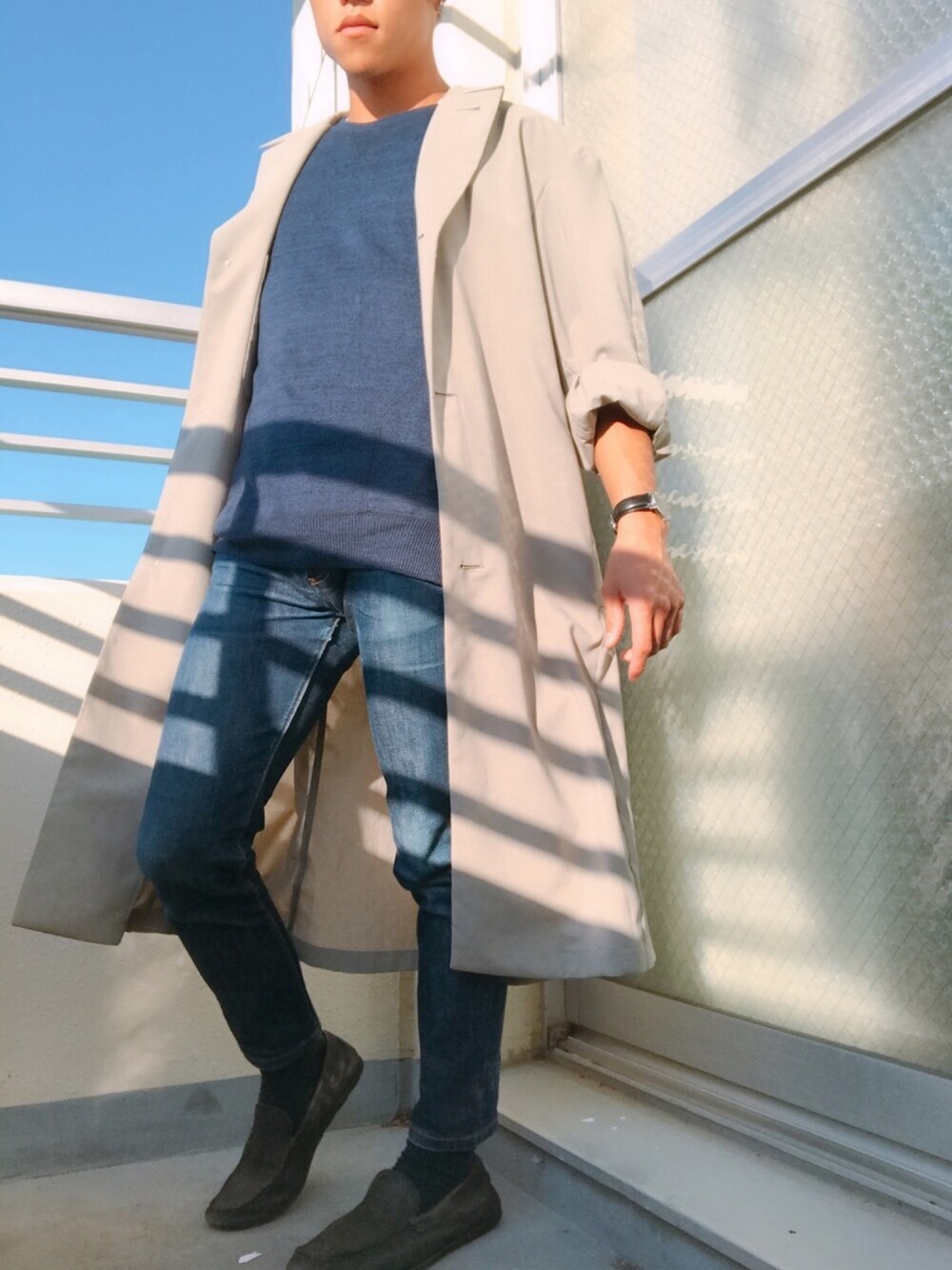 「オシャレパッソ、低身長、低身長コーデ、低身長男子、チビコーデ、秋コーデ、秋服、おちびさん、ロングコート×スキニー、ロングコート」｜「UNIQLOのアイテム（ステンカラーコート、グリーン系）」を使った、pulochibiさん（メンズ・160cm）の秋コーディネートの1枚目の写真