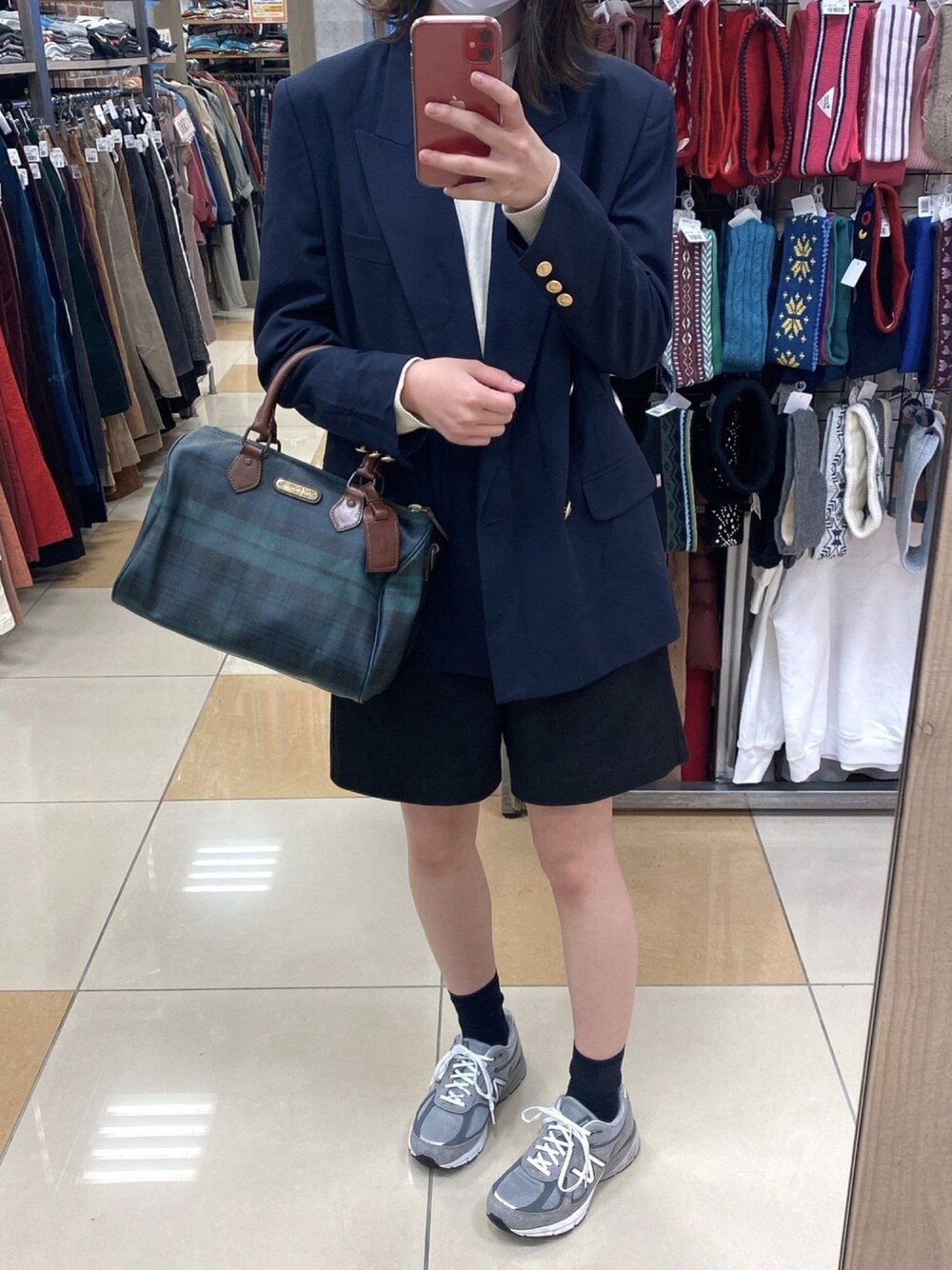 「秋服、カジュアルコーデ、スニーカーコーデ、高身長女子、ジャケット、ニューバランス、New Balance、APC」｜「ELLEのアイテム（テーラードジャケット、ブルー系）」を使った、ゆっぴさん（レディース・167cm）の秋コーディネートの1枚目の写真