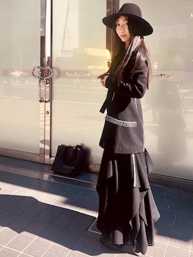 「Yohji Yamamoto（ヨウジヤマモト）のアイテム（ブーティ）」を使った、内田すずめさん（レディース・163cm）の冬コーディネート