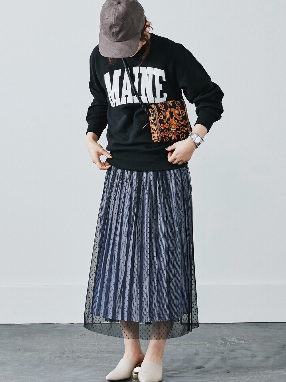 「カジュアル、春、オトナカジュアル、休日スタイル、ootd、チュールスカート、キャップ、スウェット」｜「MEDE19FのMEDE19F  ドットチュール×ストライプスカート/チュールスカート（スカート、その他）」を使った、MEDE19Fさん（レディース・160cm）の春コーディネートの1枚目の写真