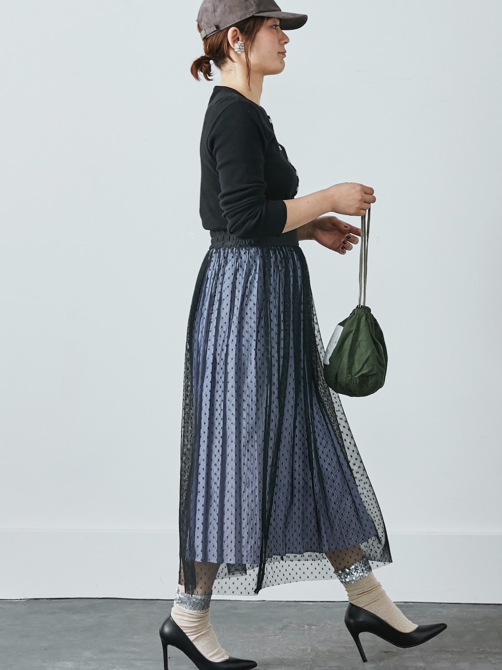 「休日スタイル、カジュアルコーデ、ootd、オトナ女子、スカート、プリーツスカート、チュールスカート、チュール」｜「MEDE19FのMEDE19F  ドットチュール×ストライプスカート/チュールスカート（スカート、その他）」を使った、MEDE19Fさん（レディース・160cm）の春コーディネートの1枚目の写真