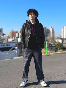 「J.PRESS YORK STREET（ジェイプレスヨークストリート）のアイテム（ライダースジャケット、ブラック系）」を使った、渡邉康輝さん（メンズ・179cm）の春コーディネート
