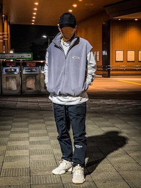 「FOG ESSENTIALS（エフオージーエッセンシャルズ）のアイテム（ベスト）」を使った、ひろしさん（メンズ・166cm）の冬コーディネート