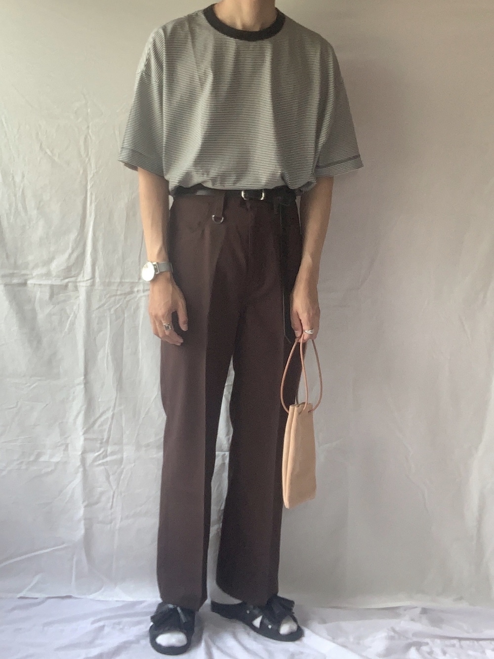 「休日コーデ、夏コーデ、お洒落さんとつながりたい、ボーダー、ストレートパンツ、スラックス、シンプルコーデ、タックイン、ゆるコーデ、低身長」｜「MONKEY TIMEの＜monkey time＞ PE TRO TROUSER/トラウザー（その他パンツ、ブラウン系）」を使った、すけさん（メンズ・165cm）の夏コーディネートの1枚目の写真