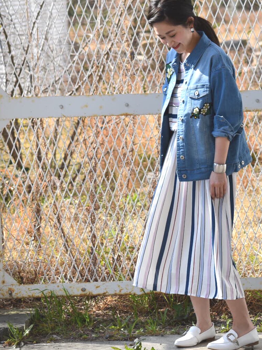 tsurumayu☆さんの「レトロフラワー刺繍ワッペンデニムジャケット（LHELBIE）」を使ったコーディネート