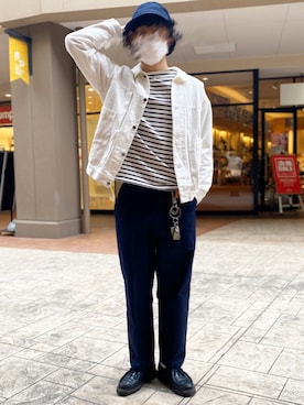 「白デニム」｜「アイテム（財布/小物）」を使った、田邊敬一朗さん（メンズ・177cm）の春コーディネート