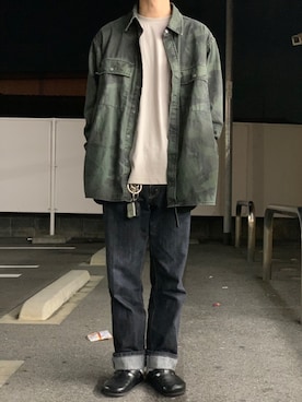 「迷彩」｜「アイテム（財布/小物）」を使った、田邊敬一朗さん（メンズ・177cm）の秋コーディネート