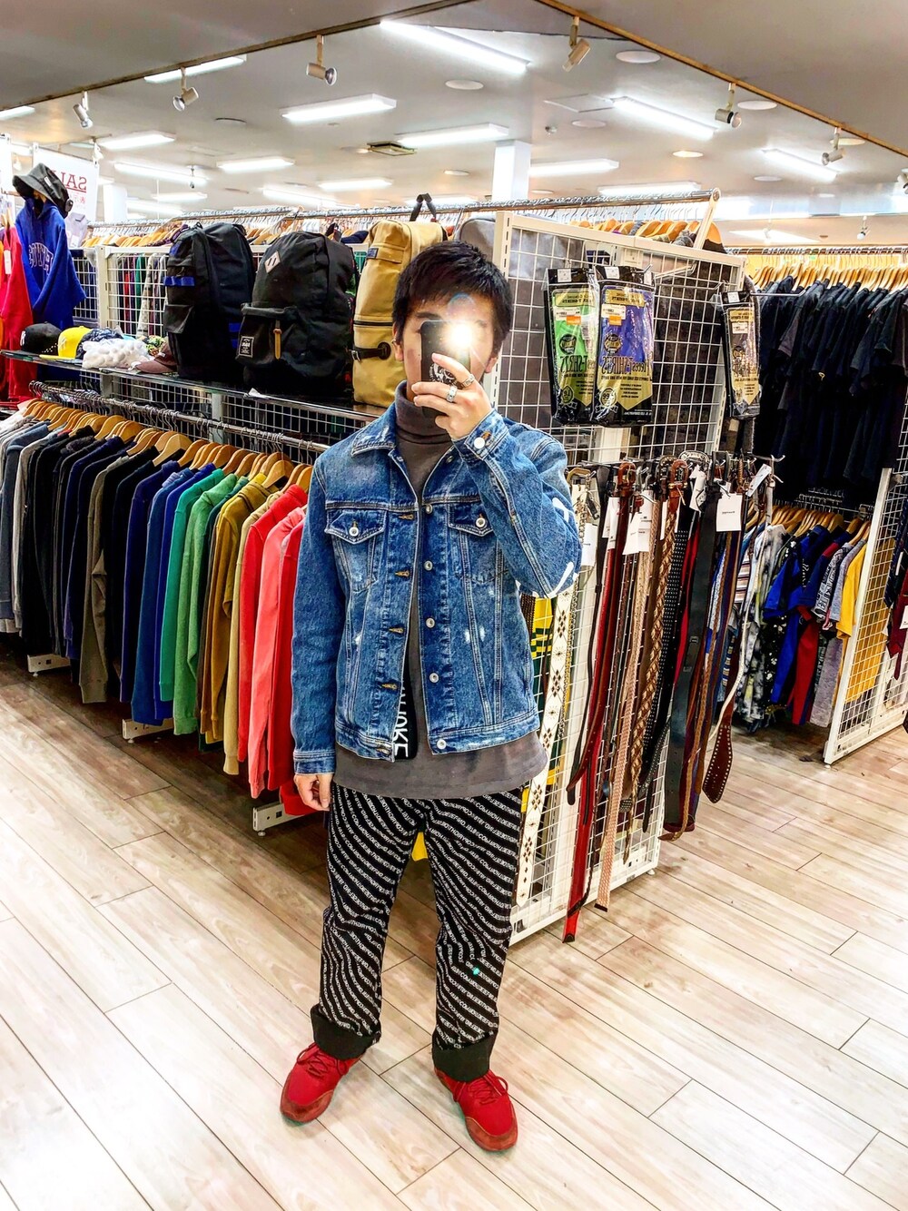 「冬コーデ、ストリートMIX、タートルネック、デニム、ワイドデニム、お洒落さんとつながりたい」｜「DIESELのDIESEL Denim outerwear（ジャケット/アウター、ブルー系）」を使った、y_skさん（メンズ・176cm）の冬コーディネートの1枚目の写真
