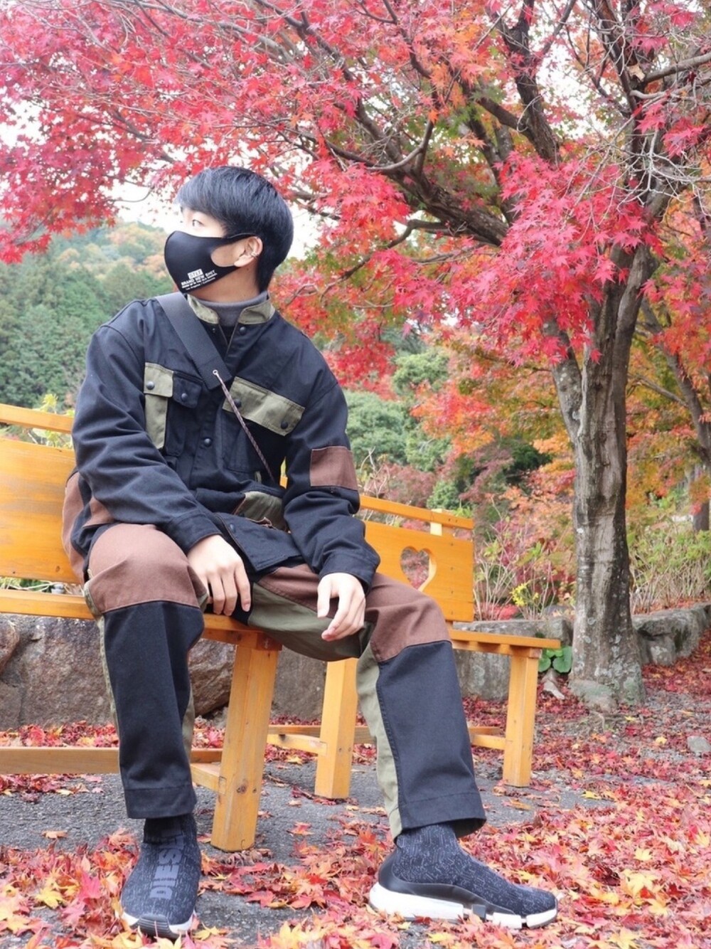 「休日スタイル、秋冬コーデ、ミリタリー、セットアップ、紅葉、柳谷観音」｜「TAPIESTYLEのアイテム（イヤリング（片耳用）、シルバー系）」を使った、y_skさん（メンズ・174cm）の冬コーディネートの1枚目の写真