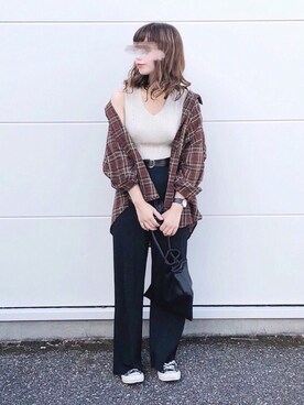 「PAGEBOY（ページボーイ）の切り替えリブＶネックノースリーブ（Tシャツ/カットソー、ベージュ系）」を使った、ayanaさん（レディース・153cm）の秋コーディネート