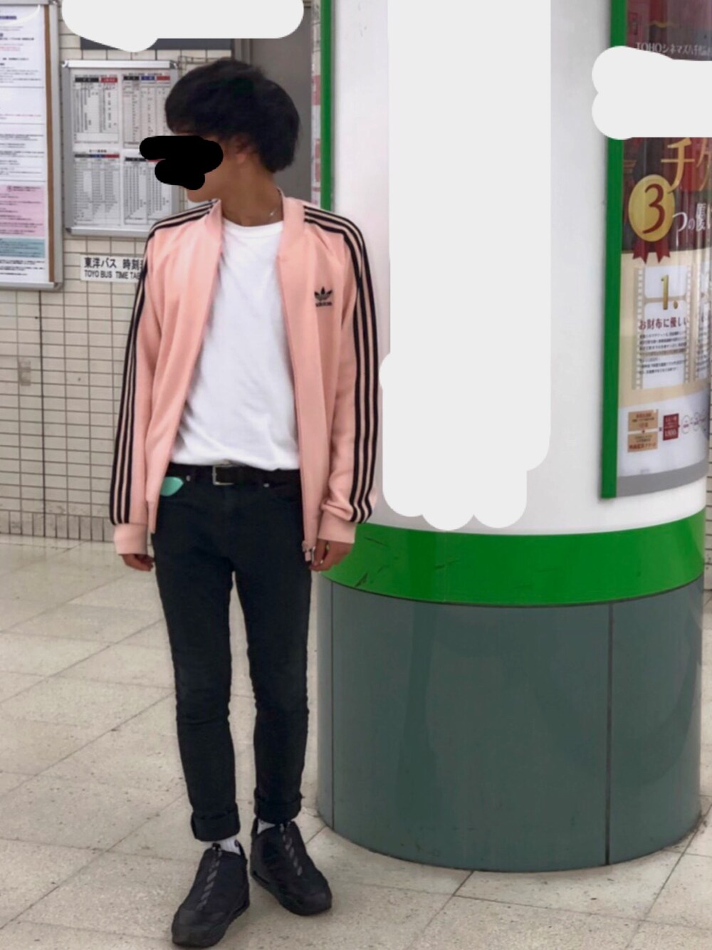 「シンプルコーデ、黒スキニー、高校生、トラックジャケット、adidas、ピンク」｜「adidasの【adicolor】オリジナルス トラックトップ ジャージ [SST TRACK TOP]（ジャージ、ピンク系）」を使った、Ryuさん（メンズ・170cm）の秋コーディネートの1枚目の写真