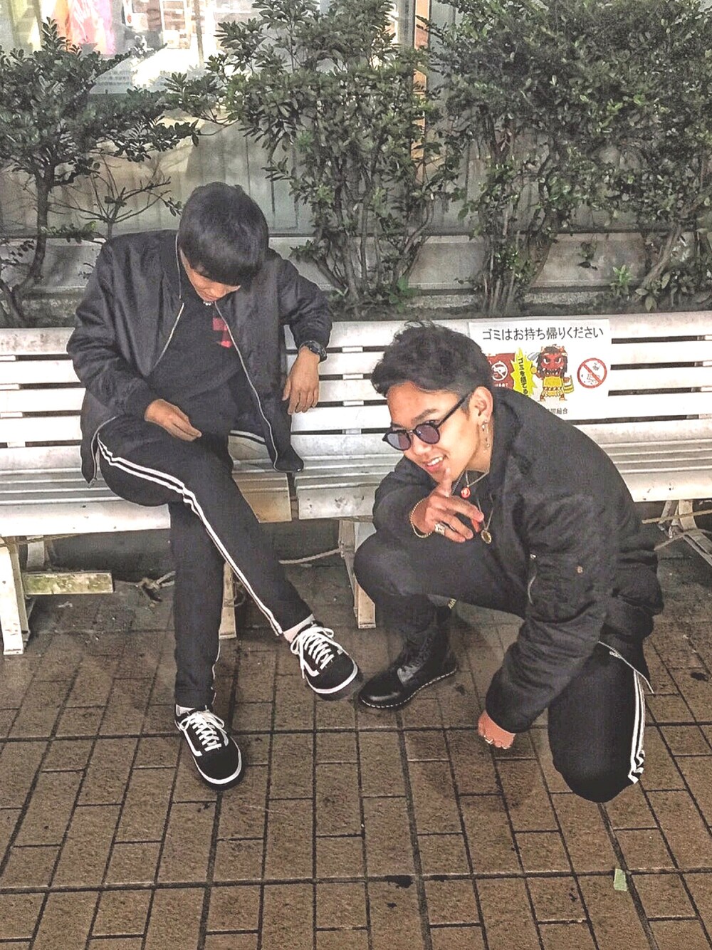 「シンプル、ブラック、MA-1、adidas、おしゃれさんと繋がりたい、VANS、ALFA、真っ黒コーデ」｜「BEN DAVISのアイテム（スウェット、ブラック系）」を使った、Ryuさん（メンズ・170cm）の秋コーディネートの1枚目の写真