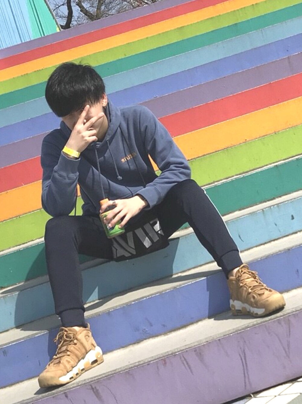 「カジュアルコーデ、スニーカーコーデ、outfit、ラインパンツ、adidas、NIKE、street、stussy、プチプラ、パーカー」｜「STUSSYのStussy Emb.Hoodie（パーカー、ブルー系）」を使った、Ryuさん（メンズ・171cm）の春コーディネートの1枚目の写真