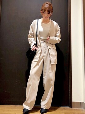 「アイテム（ノーカラージャケット、ホワイト系）」を使った、tomoさん（レディース・160cm）の秋コーディネート