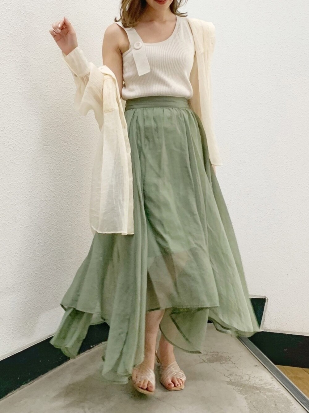 miki funaokaさんの「ギャザーアシメロングスカート（dazzlin）」を使ったコーディネート