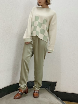 「サテンパンツ」｜「アイテム（ローファー）」を使った、mikiさん（レディース・153cm）の秋コーディネート