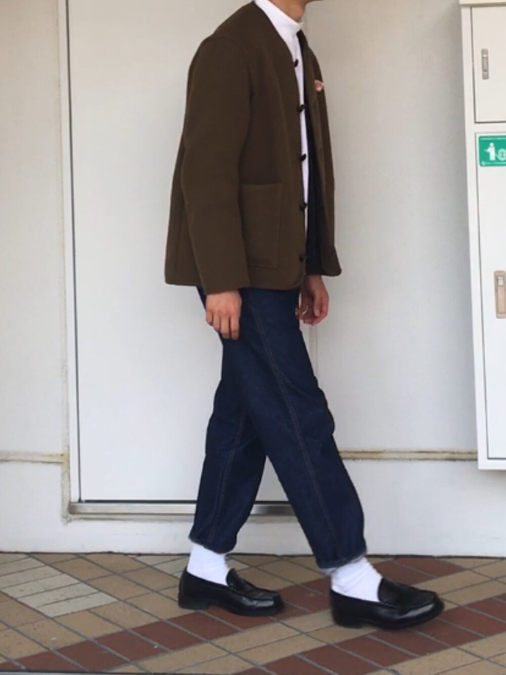 「シンプル、Danton、HARUTA、ローファー、モックネック、UNIQLO」｜「HARUTAのHARUTA ハルタ LOAFER(-28CMﾏﾃﾞ) ローファー 6550 BLACK(-28CM)（ローファー、ブラック系）」を使った、Rさん（メンズ・173cm）の冬コーディネートの1枚目の写真