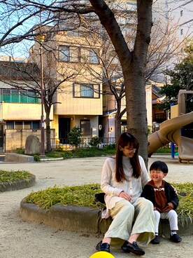「GU（ジーユー）のアイテム（パンツ、グリーン系）」を使った、ともみさん（レディース・159cm）の春コーディネート