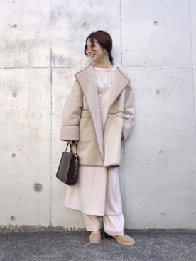 「ブラウス」｜「アイテム（ムートンコート）」を使った、MihoUesugiさん（レディース・154cm）の冬コーディネート