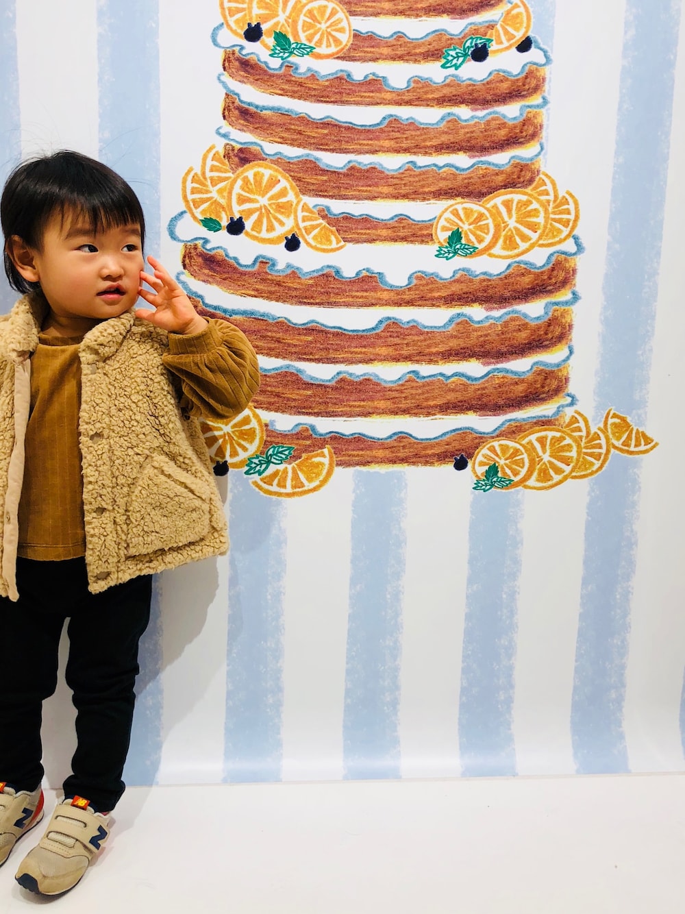 「千葉、キッズコーデ、秋色、ベスト、秋冬、つむち」｜「UNIQLOのアイテム（ベスト、ベージュ系）」を使った、tsumugiさん（キッズ・80cm）の秋コーディネートの1枚目の写真