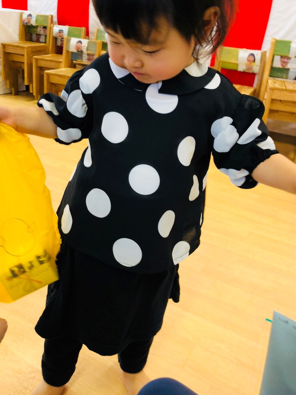 「保育園、卒園式、オールブラック、おんなのこ、つむち」｜「MARKEY'Sのアイテム（シャツ/ブラウス、ブラック系）」を使った、tsumugiさん（キッズ・80cm）の春コーディネートの1枚目の写真