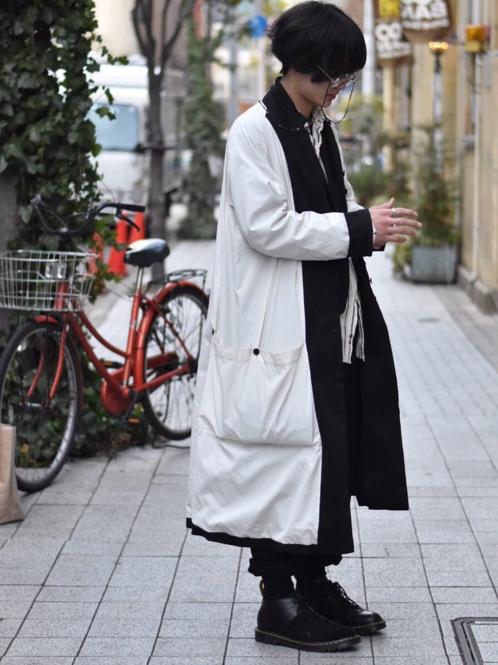 Ann DEMEULEMEESTERのベストを使った人気ファッションコーディネート