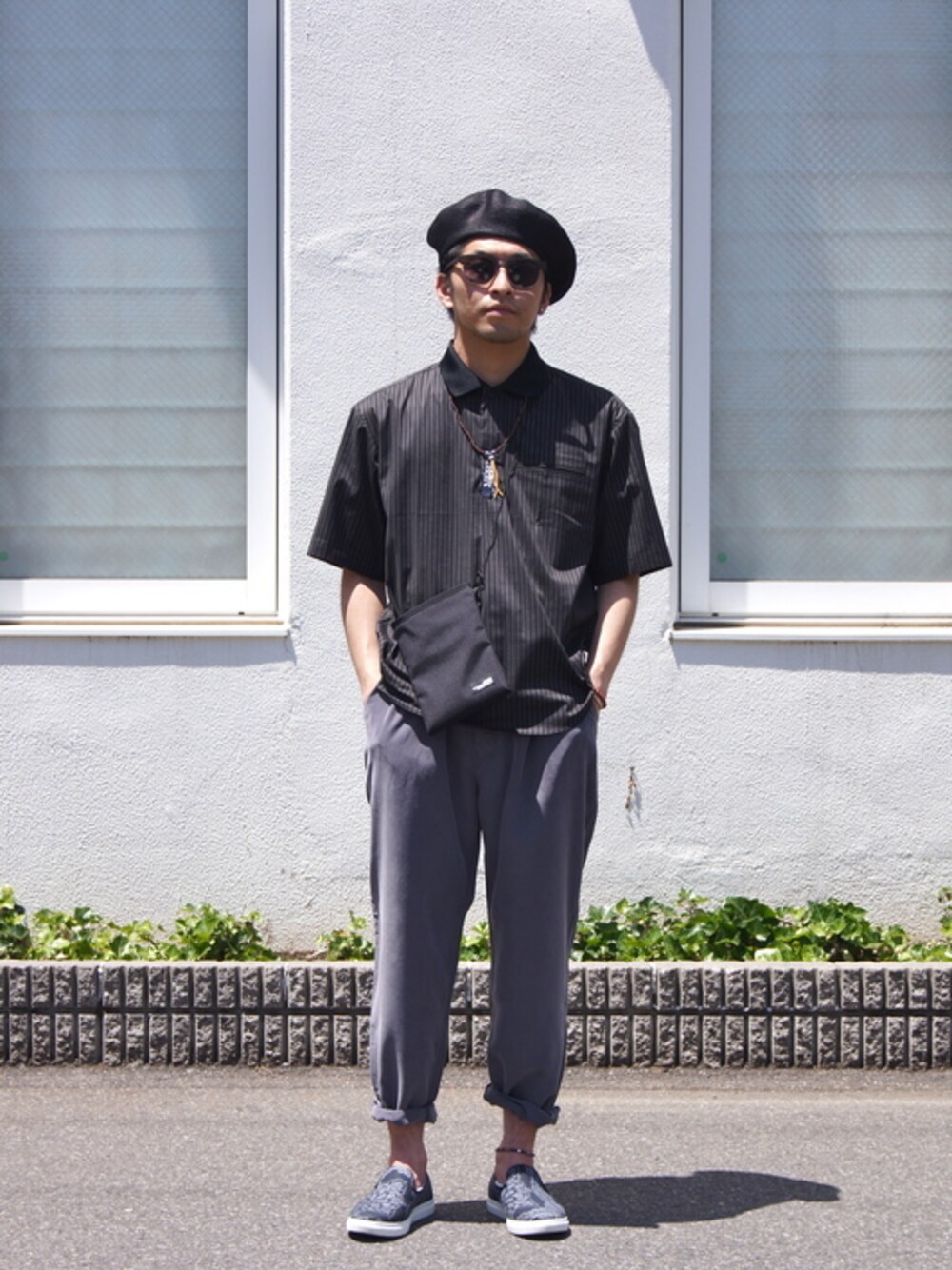 「N.HOOLYWOOD、 ポロシャツ、 White Mountaineering、 ワイドパンツ、ホワイトマウンテニアリング、 Nハリ」｜「N.HOOLYWOODのPULLOVER S/S SHIRTS（ポロシャツ、ブラック系）」を使った、DOGDAYSさん（メンズ・168cm）の春コーディネートの1枚目の写真