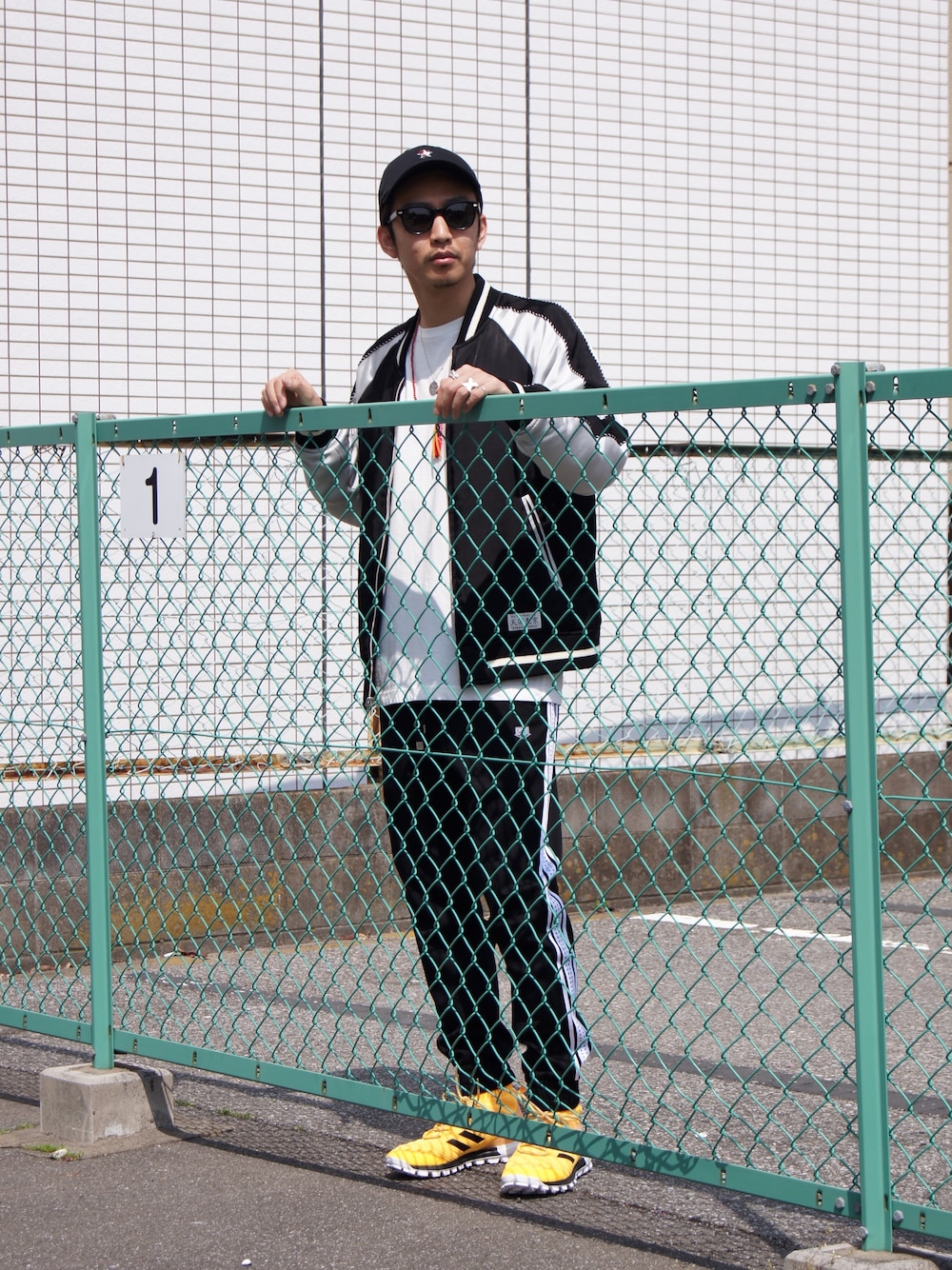 「BEDWIN & THE HEARTBREAKERS、BEDWIN、WACKO MARIA 、gosha rubchinskiy、MIKIA、DIM MAK、CONVERSE TOKYO、converse TOKYO × DIM MAK」｜「WACKO MARIAのREVERSIBLE SKA JACKET -A- ( TYPE-2 )（その他アウター、ブラック系）」を使った、DOGDAYSさん（メンズ・172cm）の春コーディネートの1枚目の写真