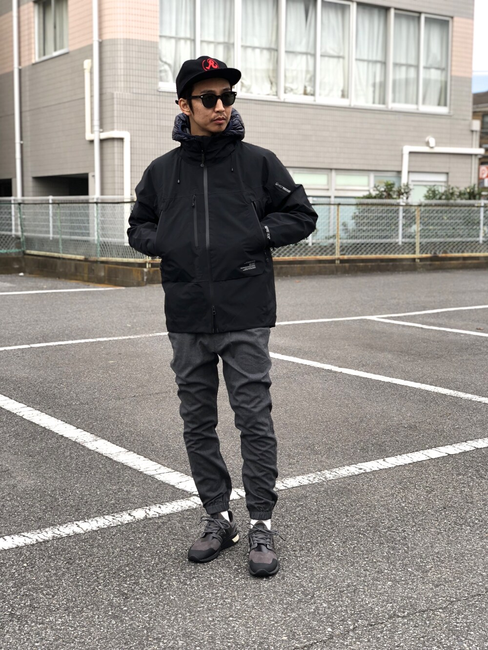 「N.HOOLYWOOD、BEDWIN & THE HEARTBREAKERS、BEDWIN、White Mountaineering、CANADA GOOSE、Richardson、AK457、Rokit、MIKIA」｜「AK457のLW JACKET（マウンテンパーカー、ブラック系）」を使った、DOGDAYSさん（メンズ・172cm）の冬コーディネートの1枚目の写真
