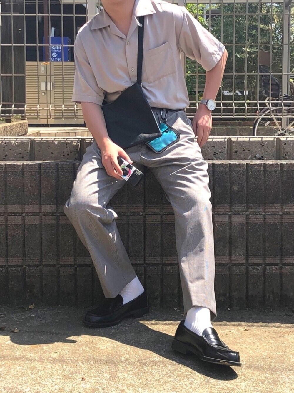 「シンプル、大学生、キレイめ、リドム、リドムコーデ、低身長、いいね、save、フォローお願いします🤑、u170」｜「LIDNMのクラシカルチェックワイドスラックス（スラックス、グレー系）」を使った、k.s.k「U170」さん（メンズ・170cm）の春コーディネートの1枚目の写真