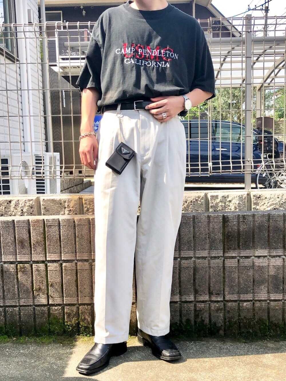 「夏だ！Tシャツ着よう！、シンプル、夏、ワイドパンツ、大学生、モノトーン、古着MIX、タックイン、いいね、save、フォローお願いします🤑、u170」｜「古着のアイテム（チノパンツ、ホワイト系）」を使った、k.s.k「U170」さん（メンズ・170cm）の夏コーディネートの1枚目の写真