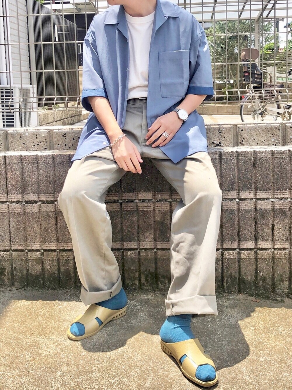 「夏だ！Tシャツ着よう！、オーバーサイズ、シンプル、ベージュ、ベンサン、いいね、save、フォローお願いします🤑、u170、夏、ワイドパンツ、サンダルコーデ」｜「古着のアイテム（チノパンツ、ベージュ系）」を使った、k.s.k「U170」さん（メンズ・170cm）の夏コーディネートの1枚目の写真