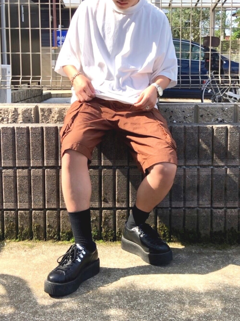 「夏だ！Tシャツ着よう！、プチプラコーデ、ビッグシルエット、夏、大学生、モノトーン、u170、低身長」｜「niko and...のハンティングショートパンツ（その他パンツ、ブラウン系）」を使った、k.s.k「U170」さん（メンズ・168cm）の夏コーディネートの1枚目の写真