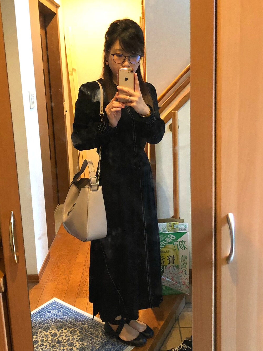 「ZARAのアイテム（ワンピース、ブラック系）」を使った、Saeさん（レディース・155cm）の秋コーディネートの1枚目の写真