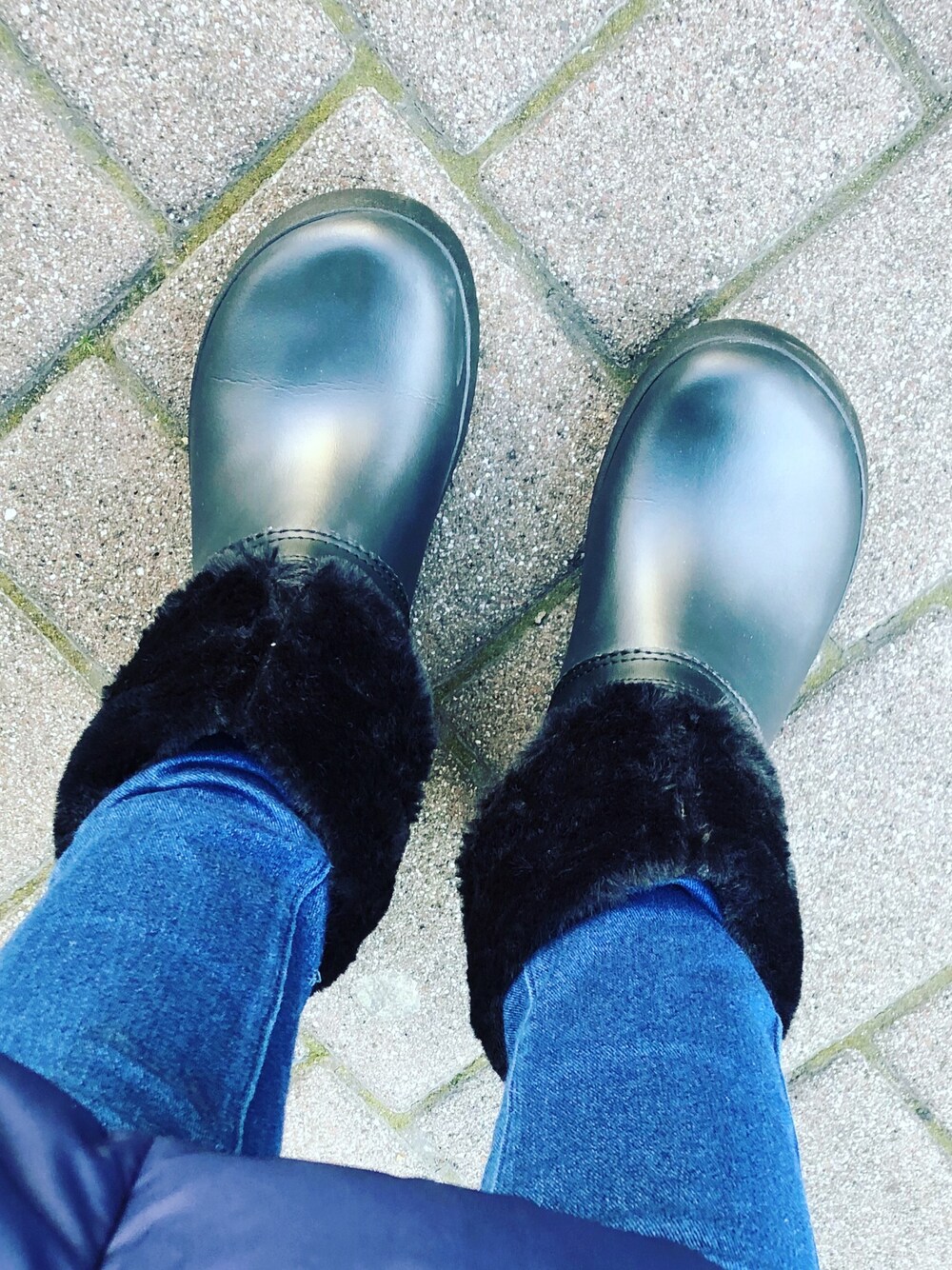 「crocsのアイテム（ブーツ、ブラック系）」を使った、Saeさん（レディース・155cm）の冬コーディネートの1枚目の写真