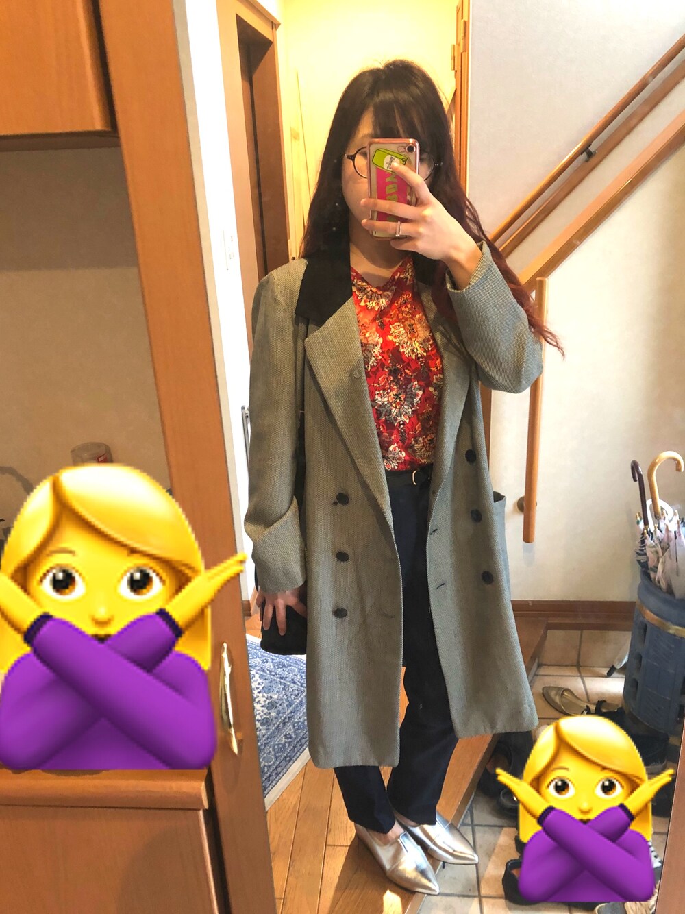 「usedのアイテム（チェスターコート、ブラック系）」を使った、Saeさん（レディース・155cm）の春コーディネートの1枚目の写真